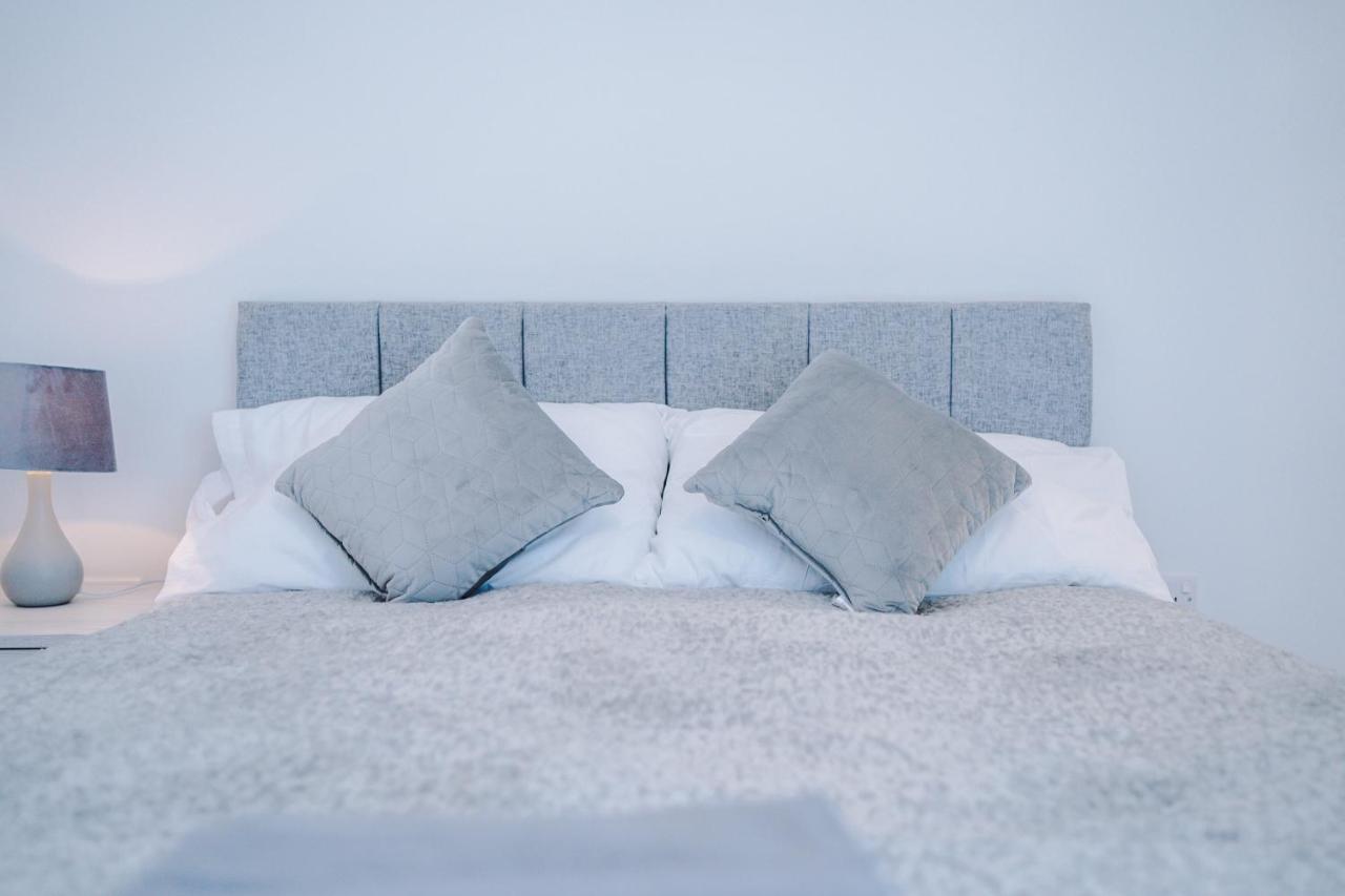 ✰Onpoint - Modern 2 Bed Apartment Close To Centre✰ Leeds  Bagian luar foto