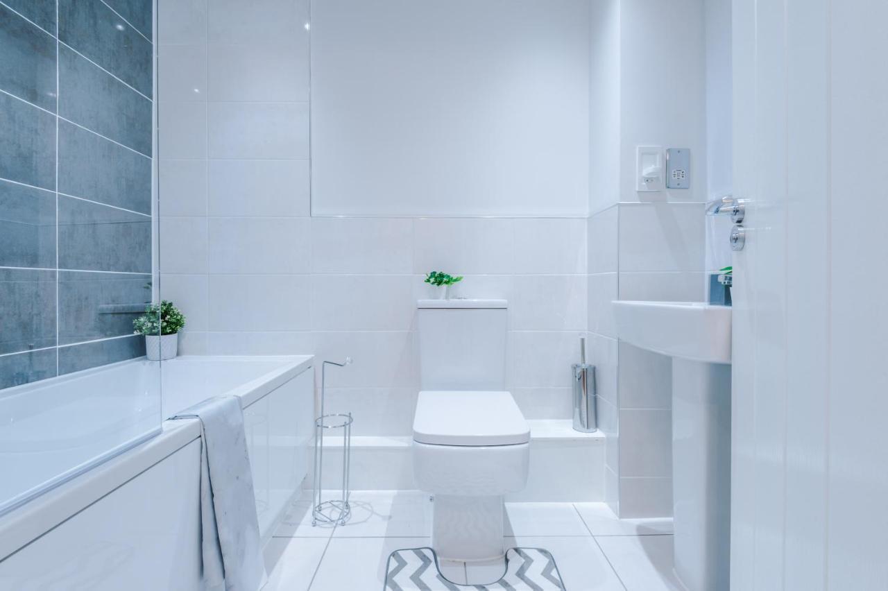 ✰Onpoint - Modern 2 Bed Apartment Close To Centre✰ Leeds  Bagian luar foto