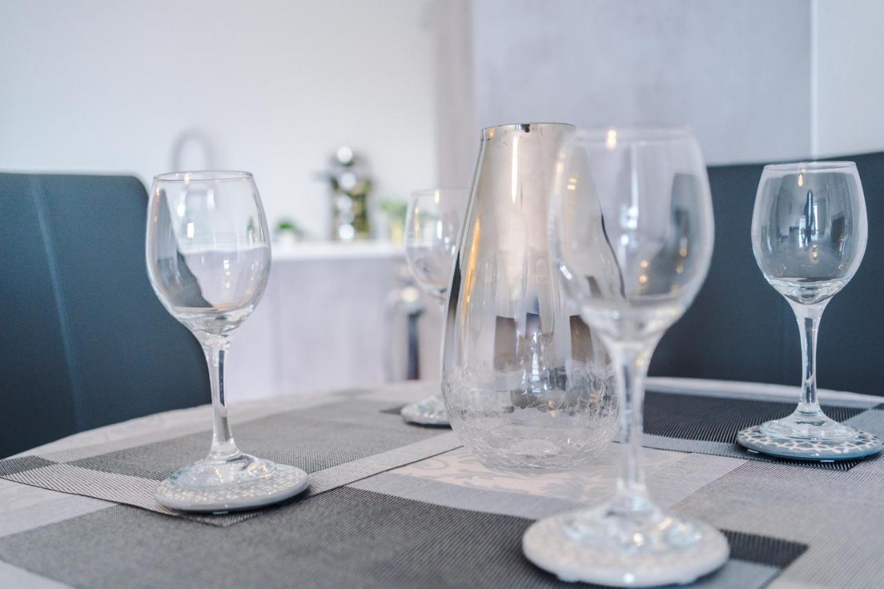 ✰Onpoint - Modern 2 Bed Apartment Close To Centre✰ Leeds  Bagian luar foto